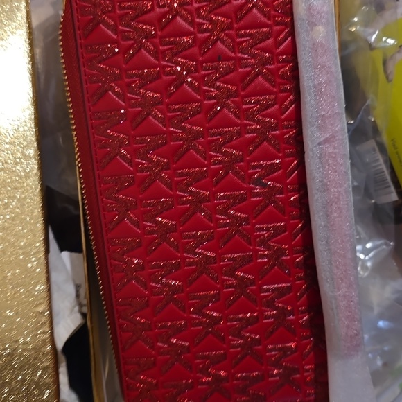 New Michael Kors Red Glitter Wallet/Wristlet w/Box - Picture 4 of 5